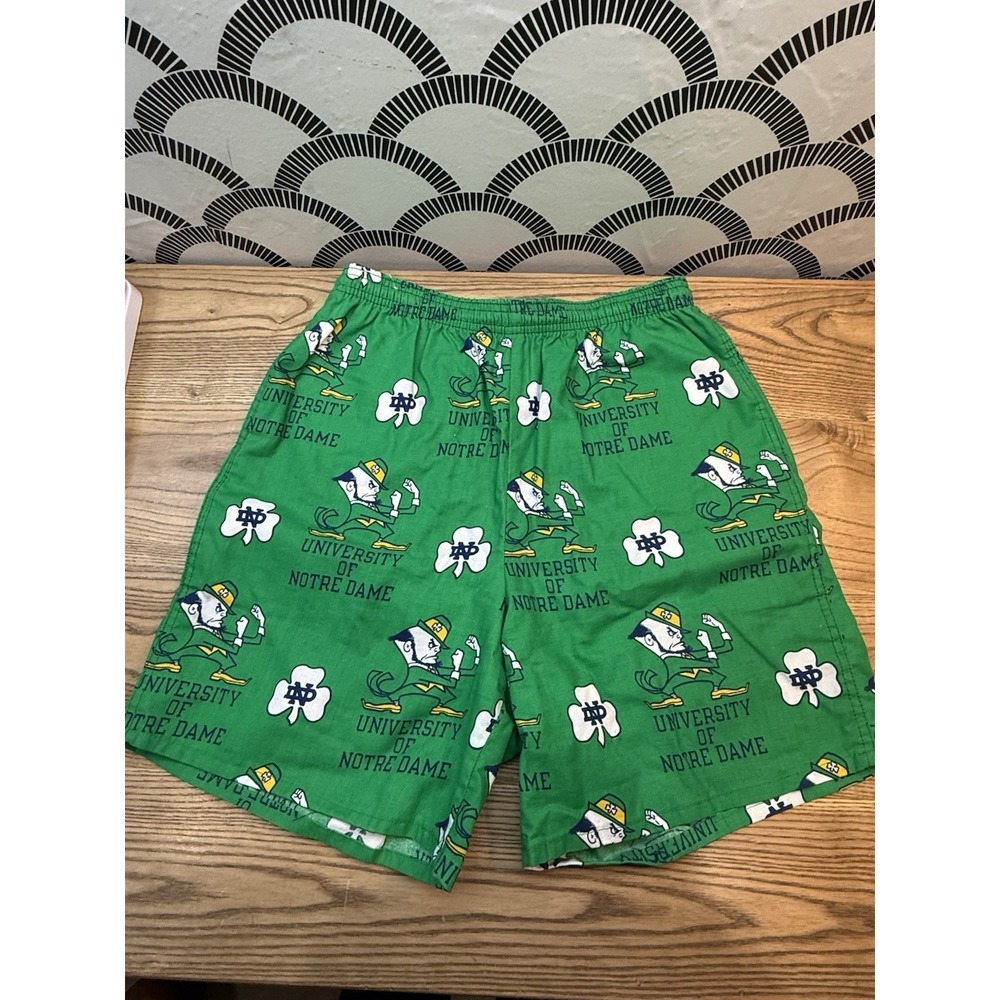 VTG Notre Dame Shorts College Concepts Fighting Irish Green Game Day Men's M
